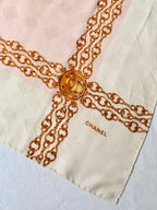 Foulard Chanel - Modèle Rose Pâle Et Blanc