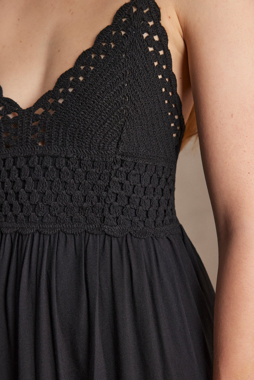 Maëline Crochet Fluid - Black