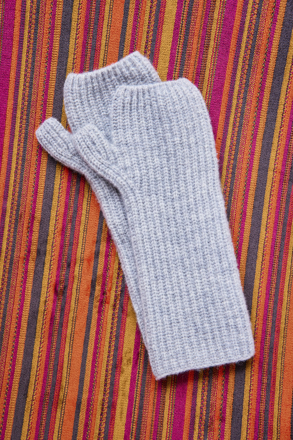 Ana Gloves - Light Heather