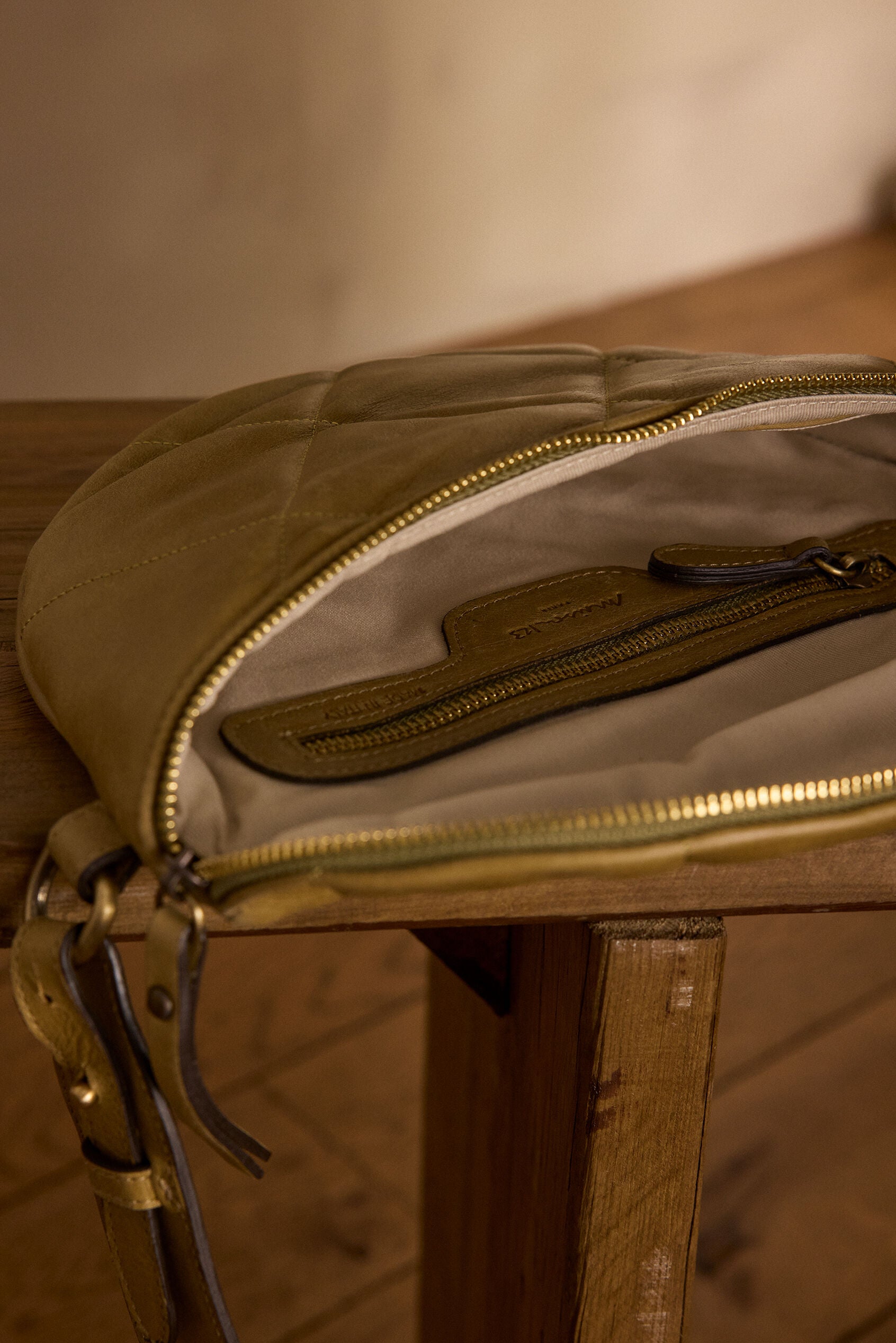 Gaby Banana Satchel Bag - Leaf