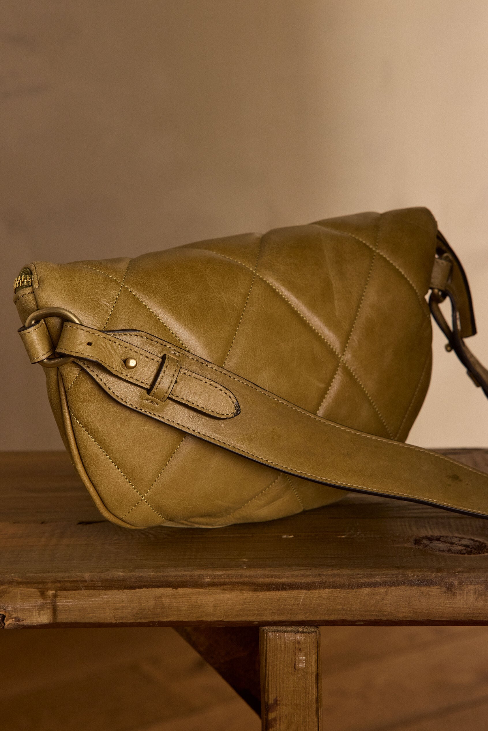 Gaby Banana Satchel Bag - Leaf