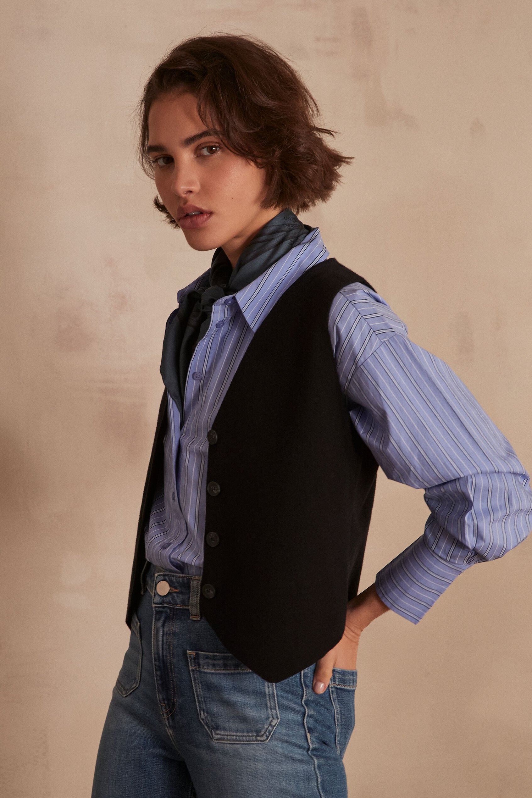 Suzon Waistcoat/Cardigan - Black