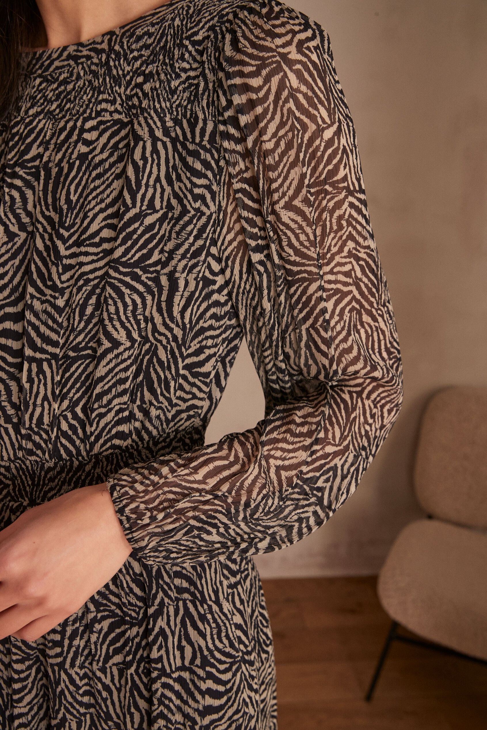 Flowing Lorys Printed - Black