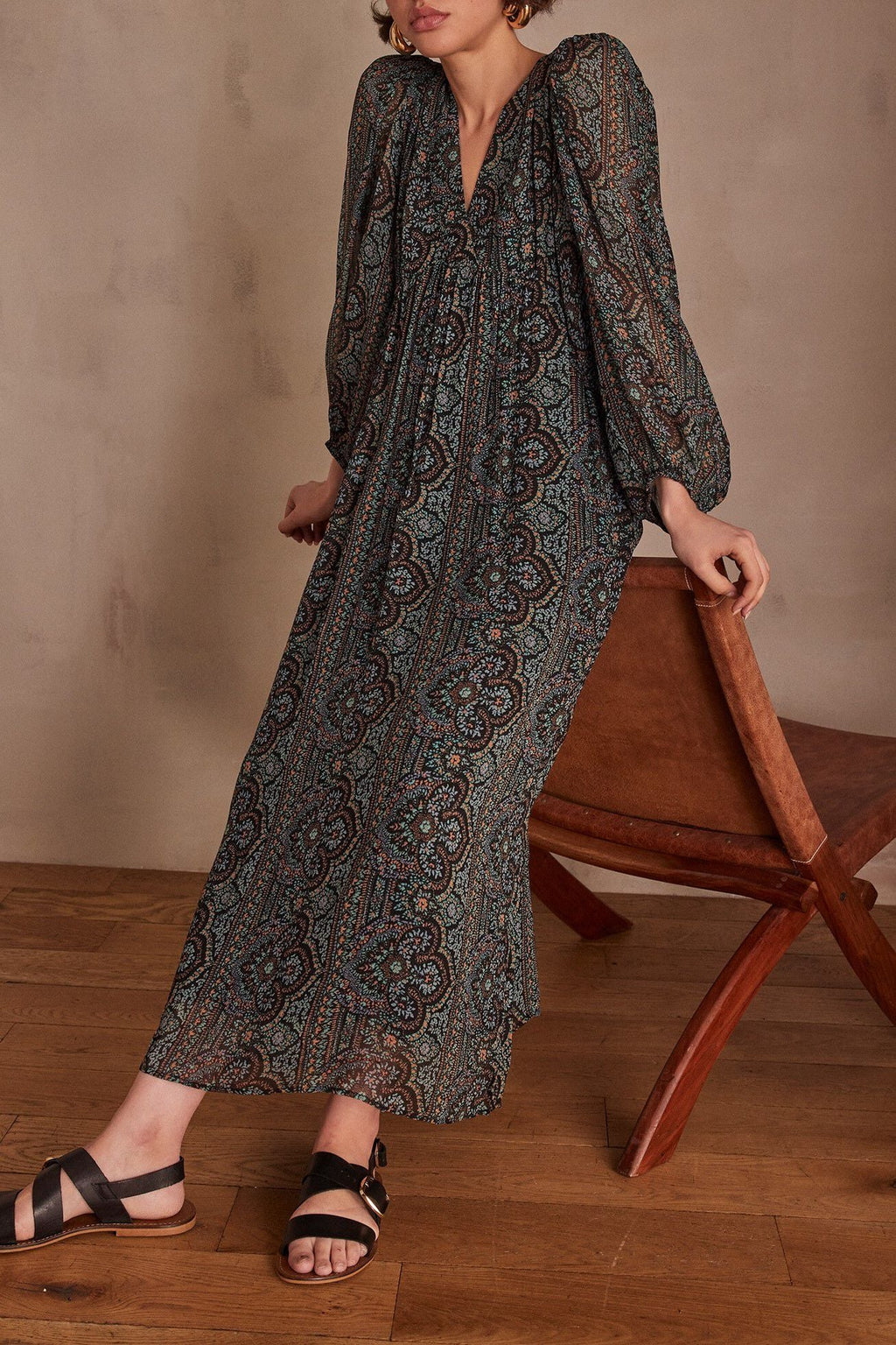 Flowing Liviana Print - Black