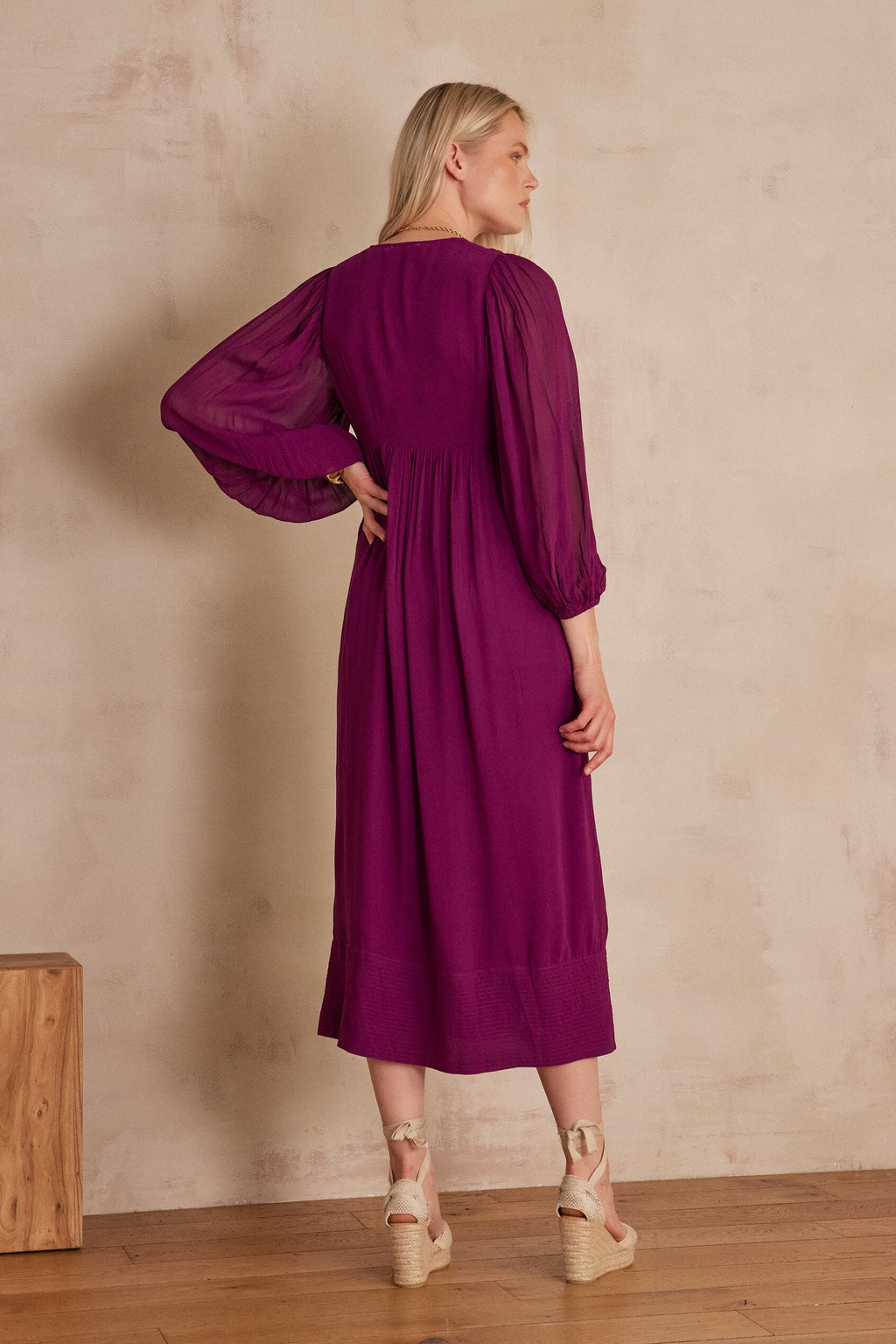 Fluid Livia - Dark Fuchsia