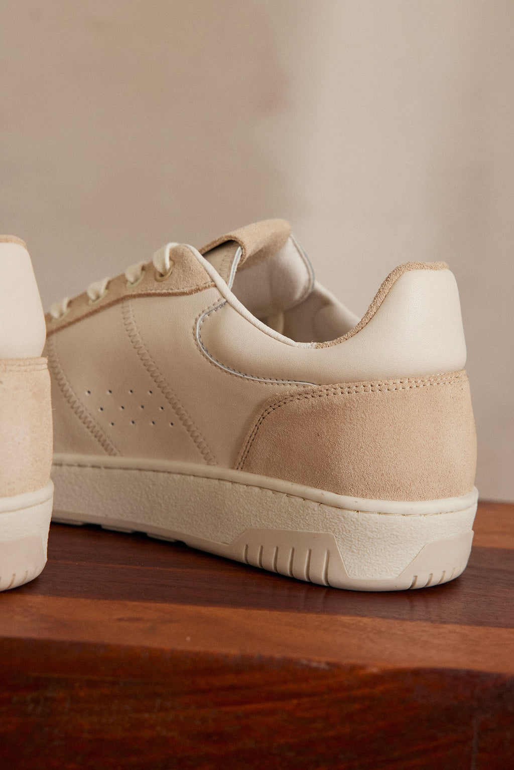 Velora Trainers - Beige