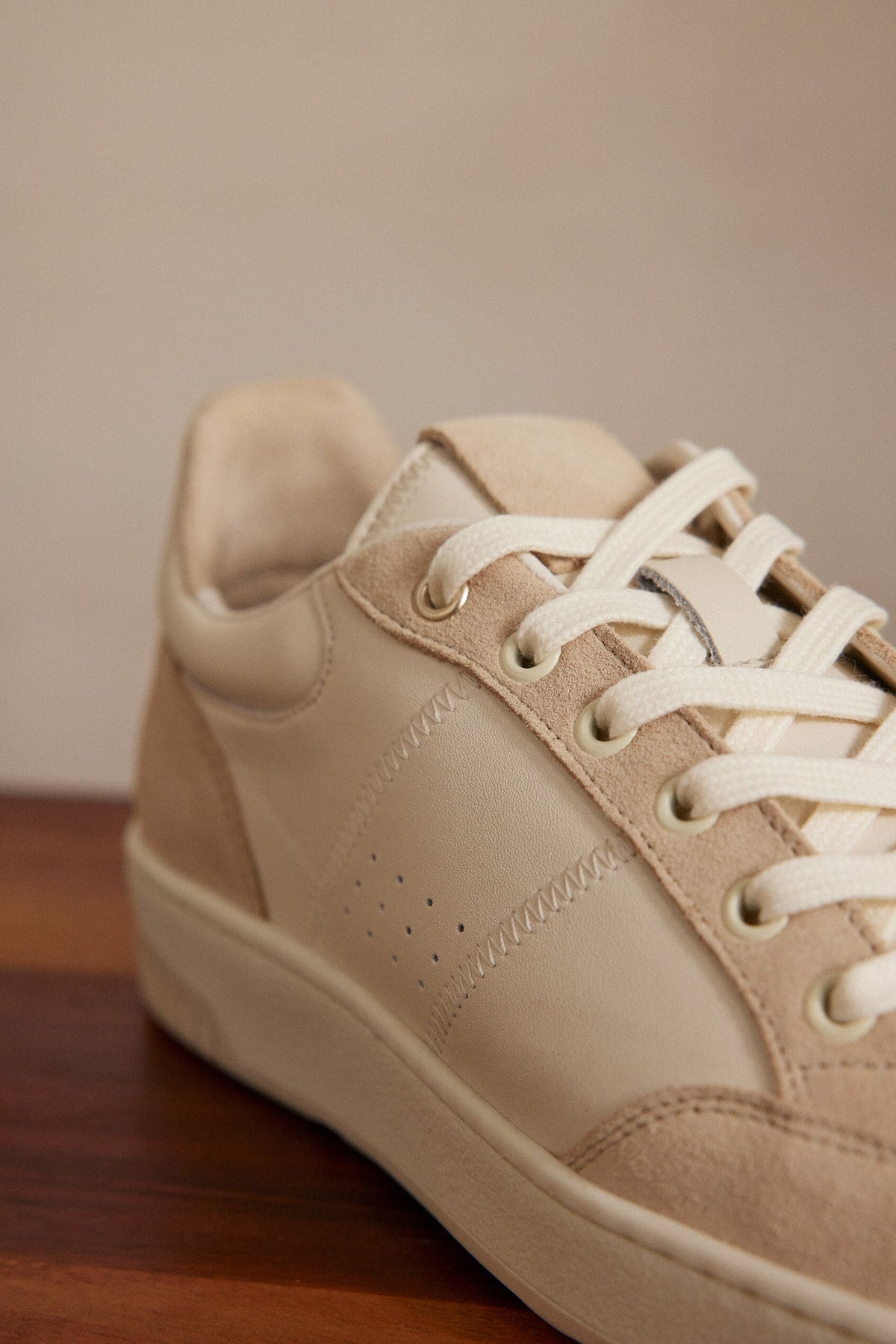 Velora Trainers - Beige