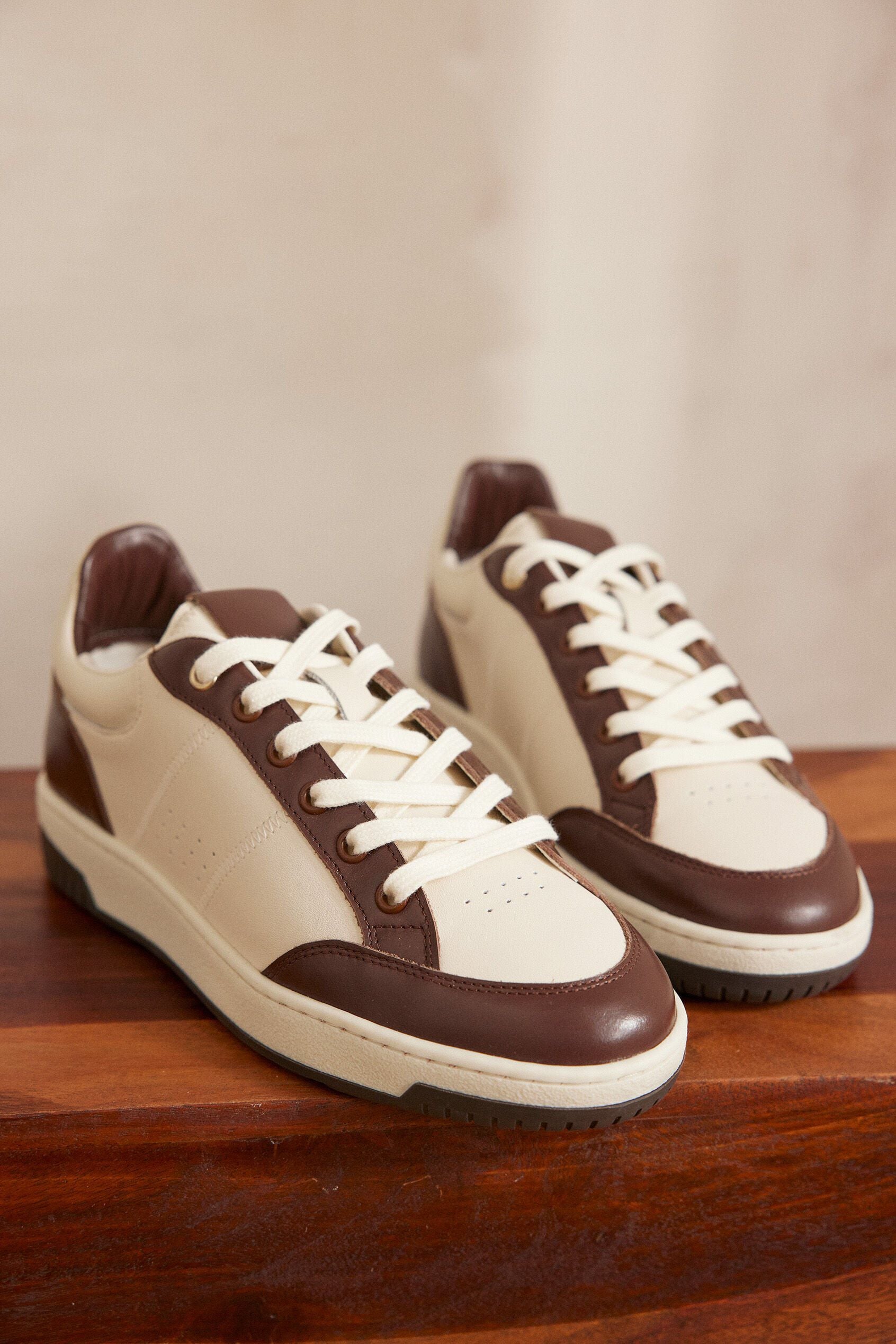 Velora Trainers - Chocolate