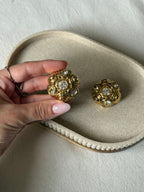 Boucles D’Oreilles Vintage - Résine Dorée Et Strass