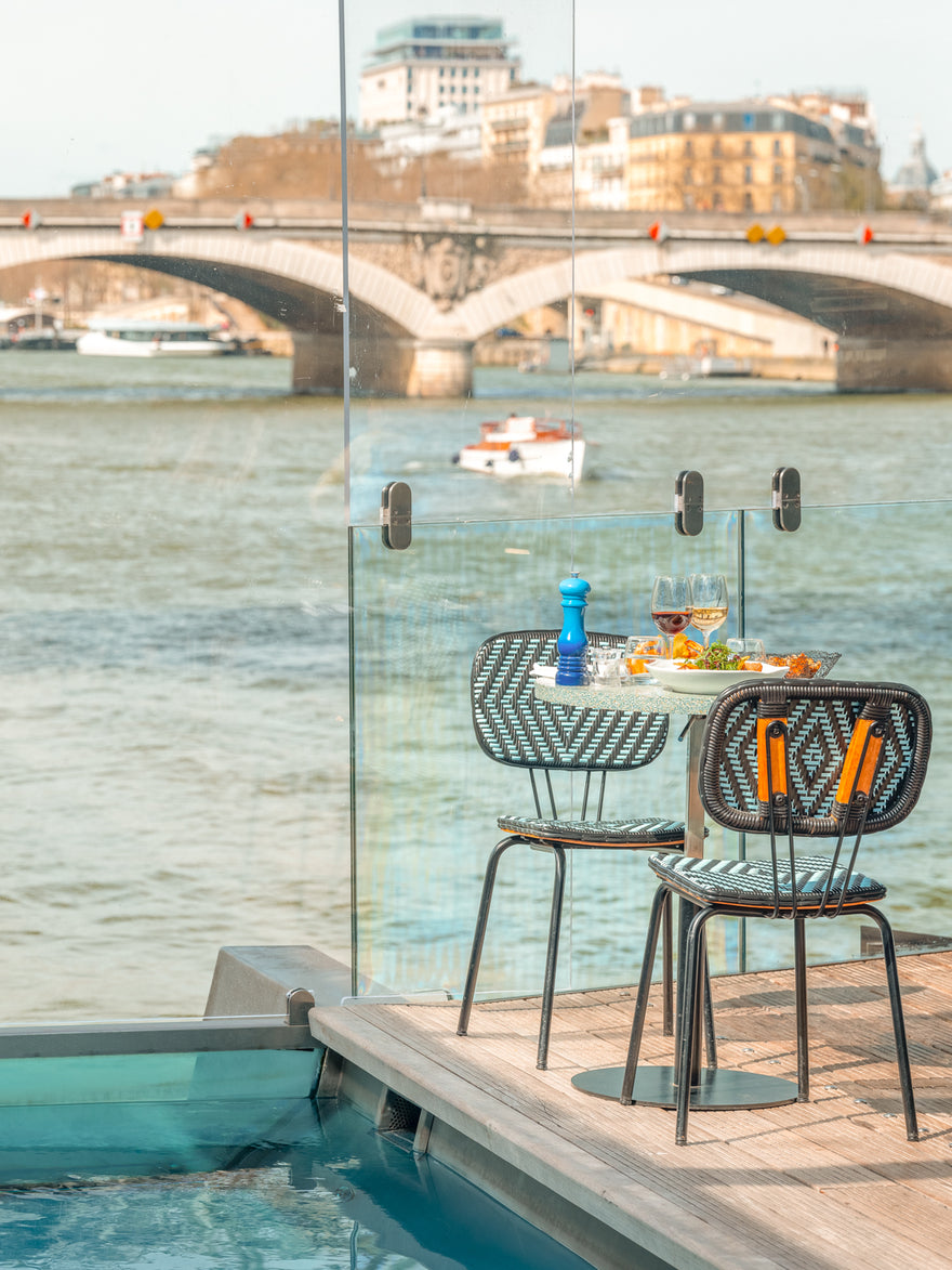 Off Paris seine