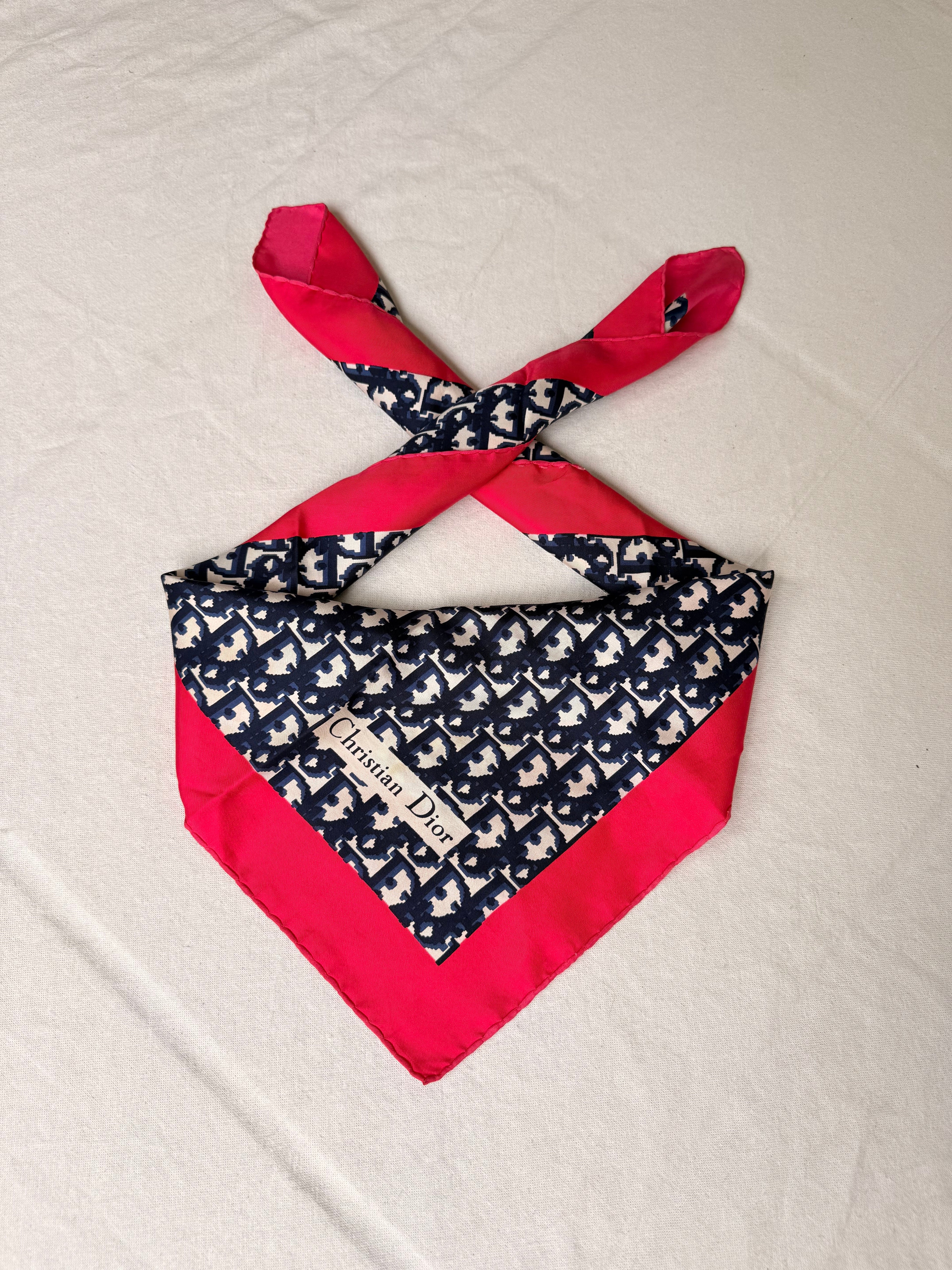 Foulard Christian Dior – Modèle Monogramme Bleu Et Rose