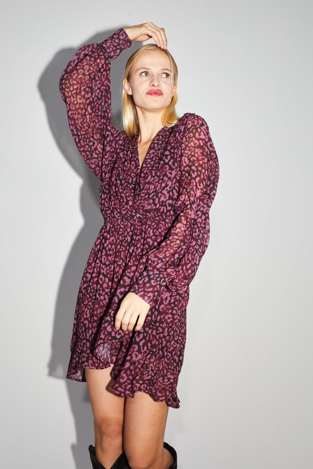 El vestido burdeos de Bianca Néoléo