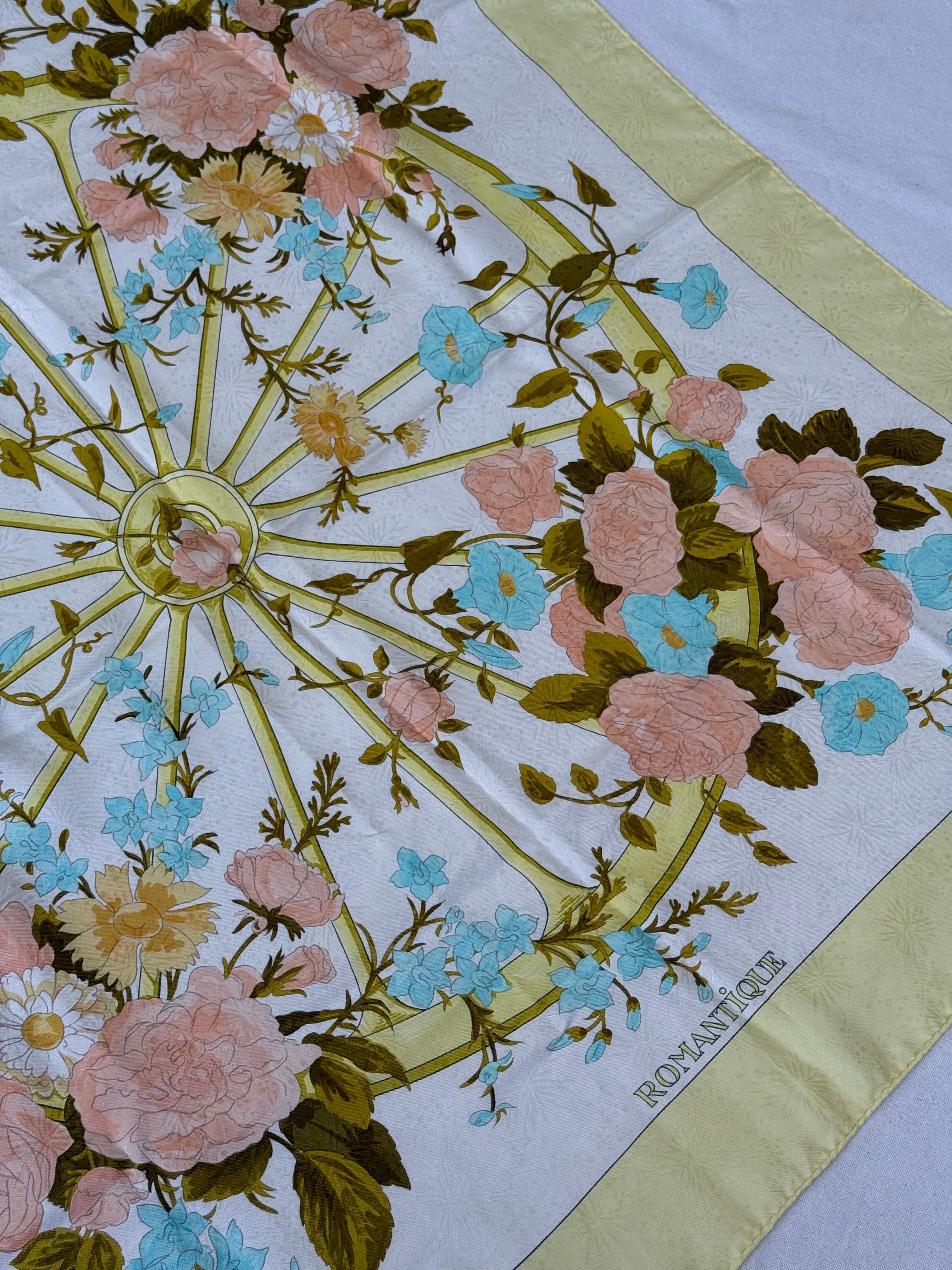 Foulard Hermès – Modèle Romantique
