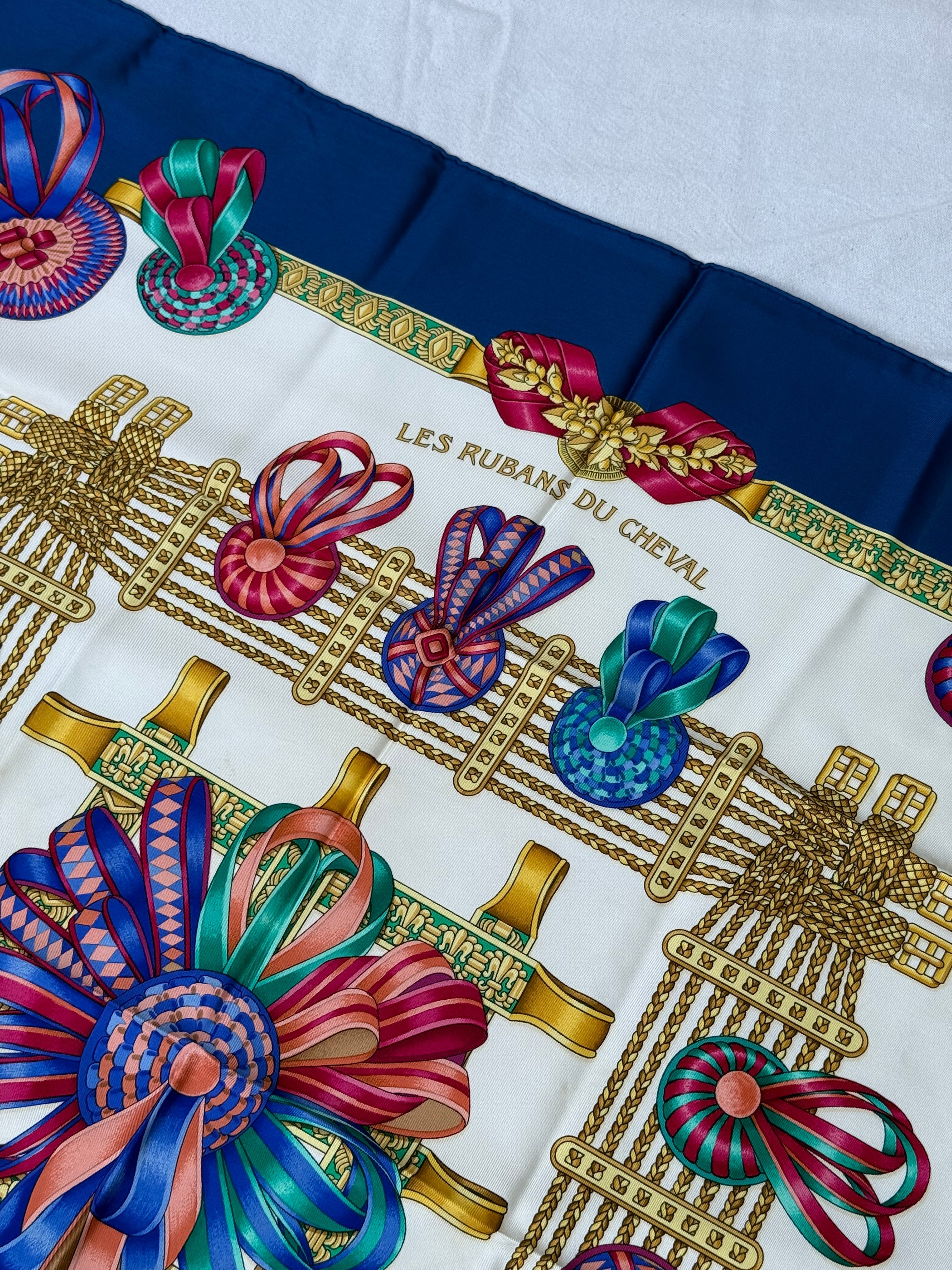 Foulard Hermès – Modèle Les Rubans Du Cheval