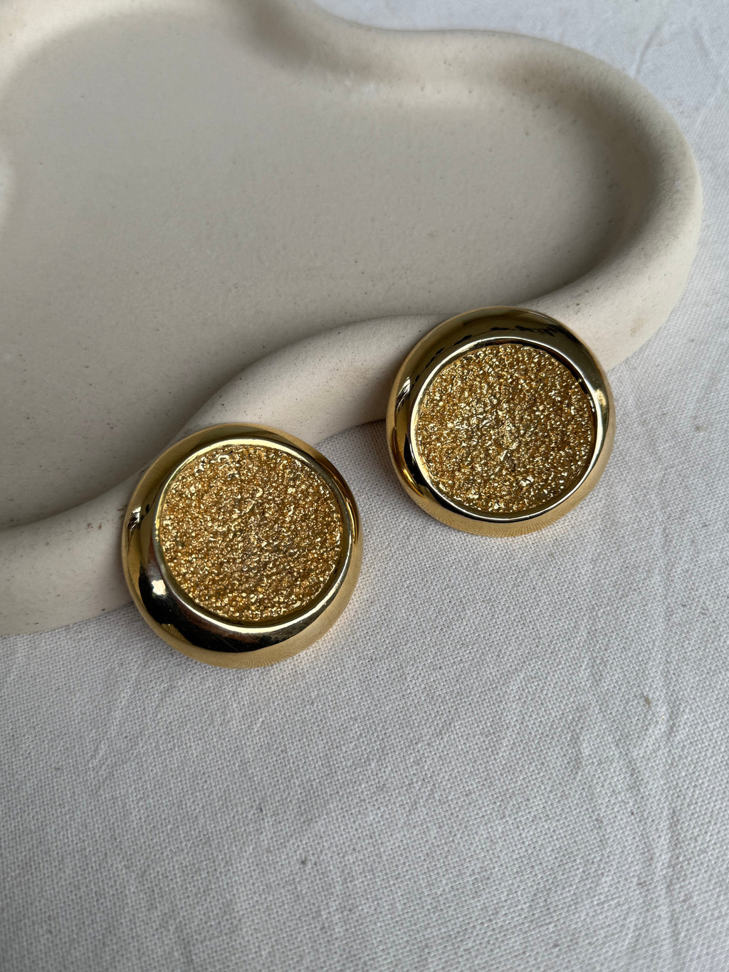 Pendientes Vintage - Redondos Dorados Texturizados XXL