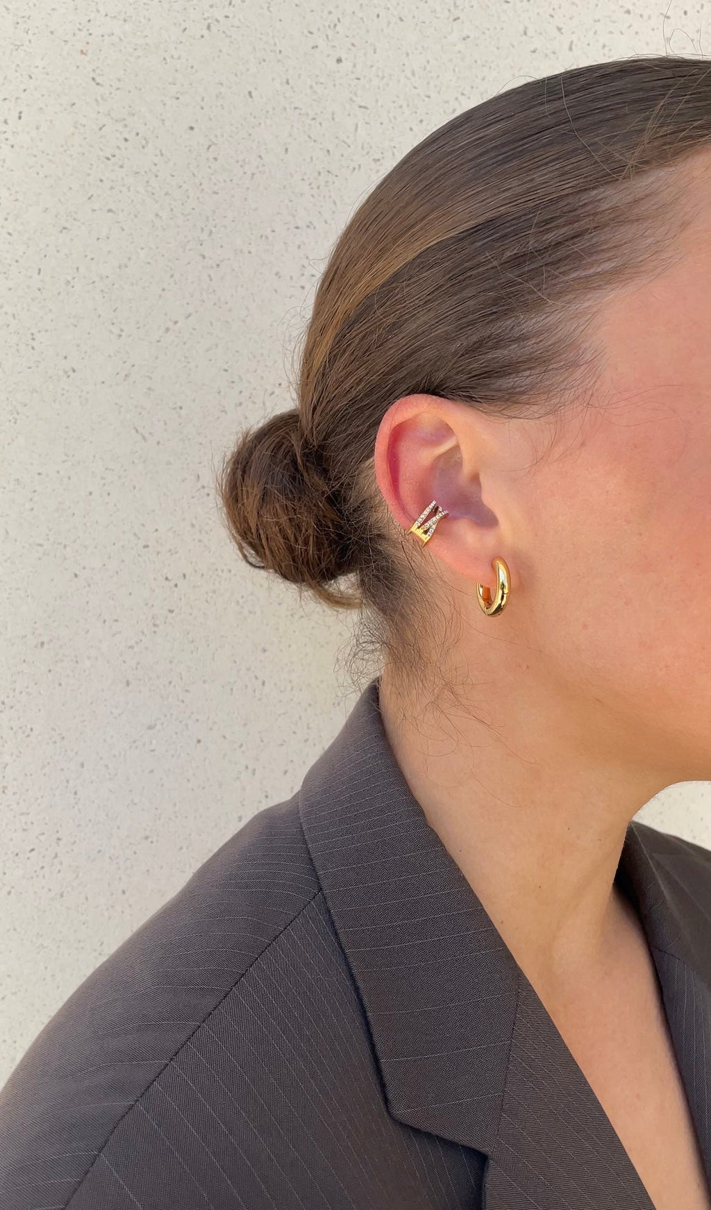 Ear cuff a croce con gemme