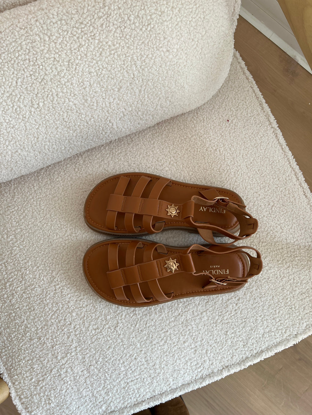 Sandalias Planas Amalia Camel