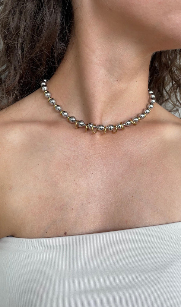 Collar de perlas de alta costura
