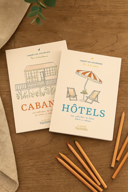 Lot De Deux Carnets De Coloriage - Hôtels & Cabanes