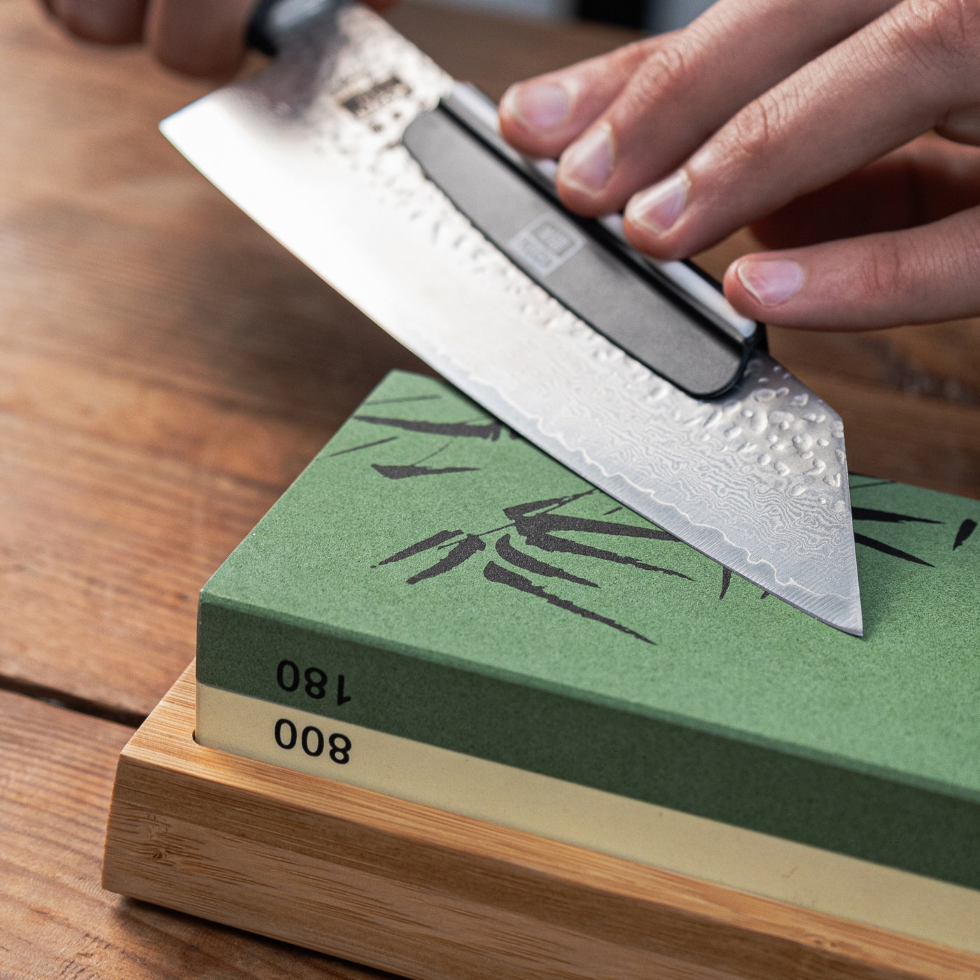 Hashi Classic Collection - 4 Piece Deluxe Basic Set: 2 Knives + 2 Accessories