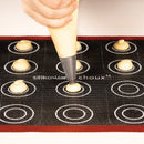 Air Mat Eclair & Choux - Tapis En Silicone Micro-Perforé Et Fibre En Verre - Noir Et Rouge