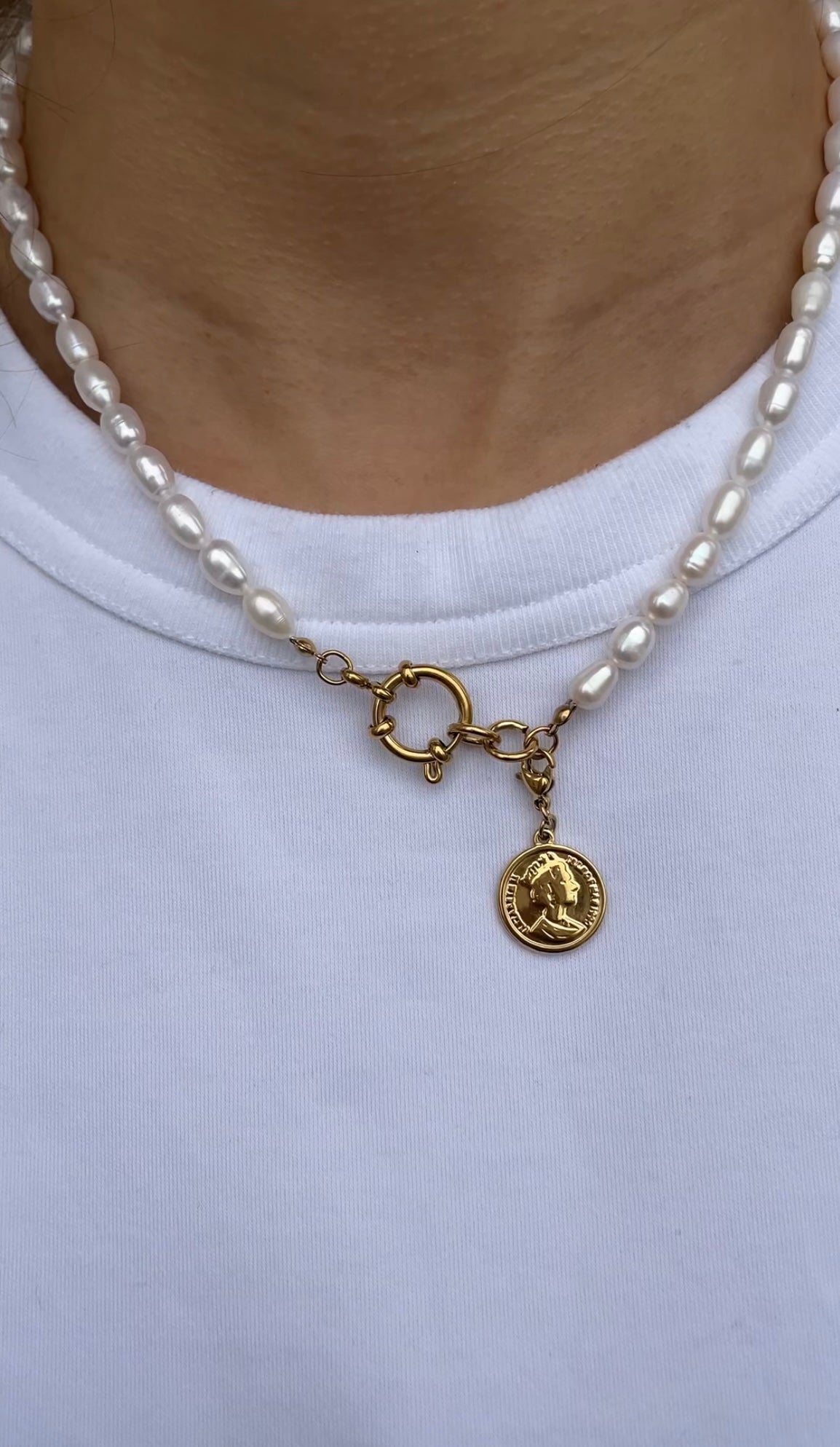 Thin Pearl Necklace