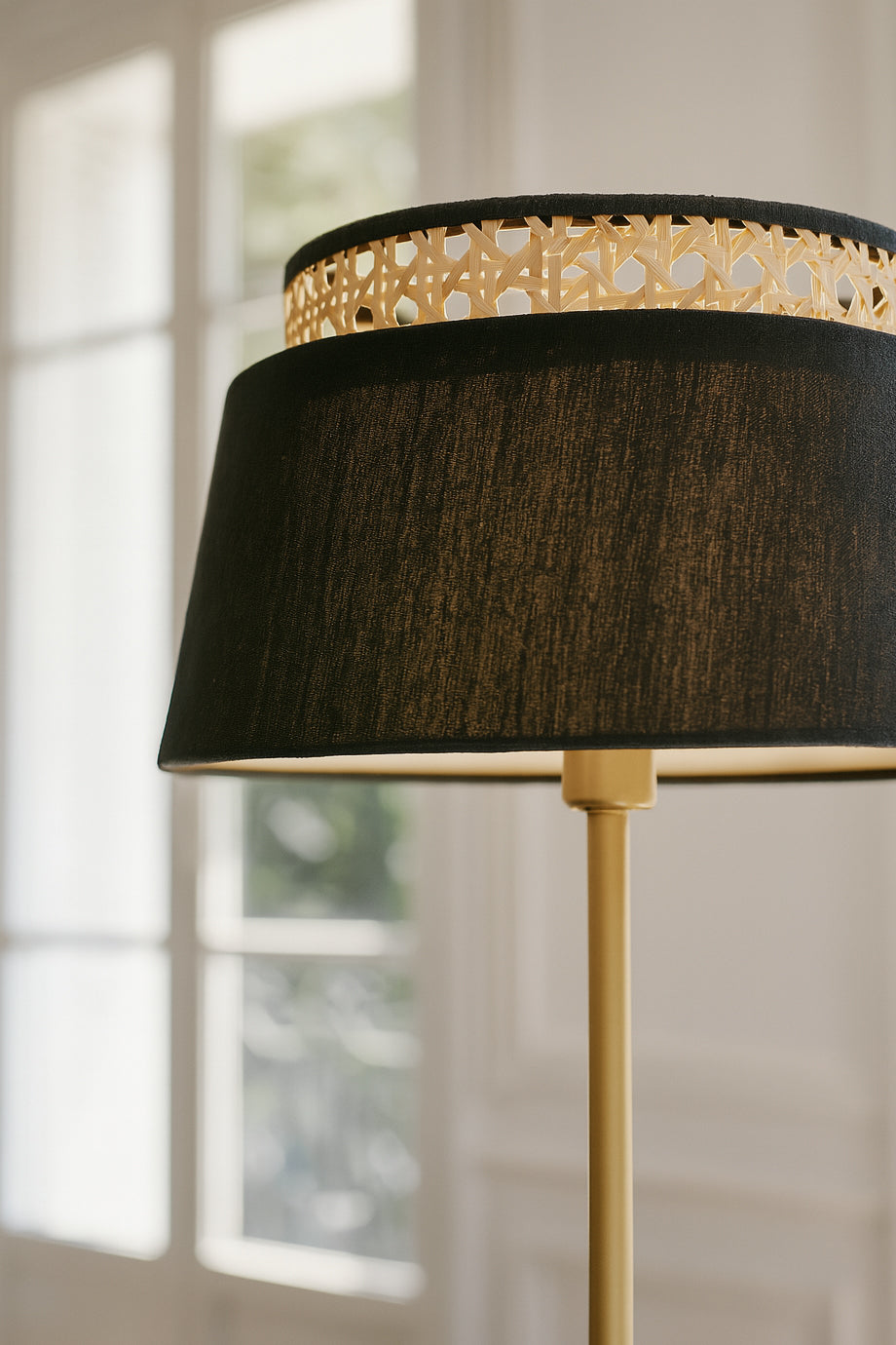 Lámpara de Pie Avero - Metal - Negro Y Oro
