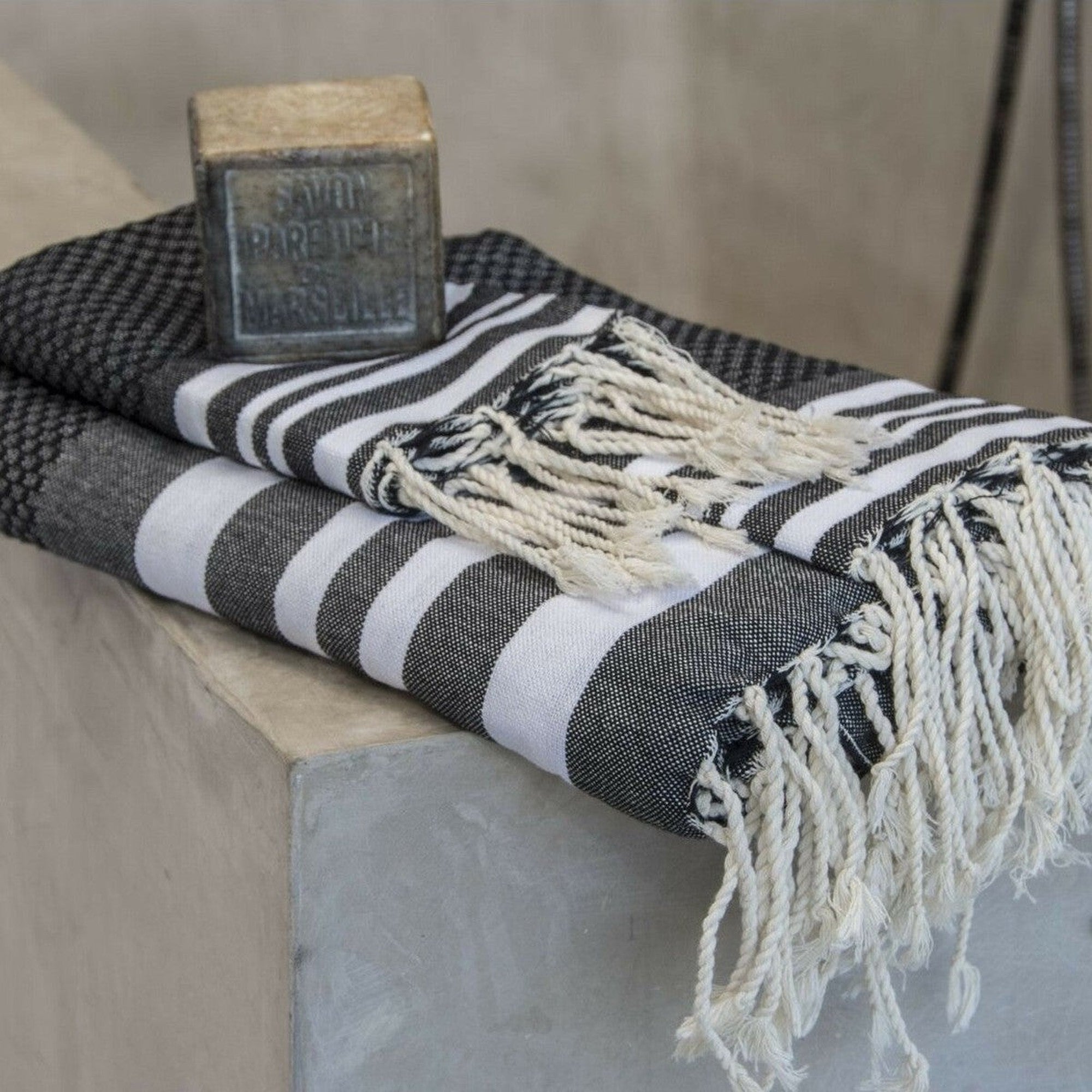 Bath towels (1+2) cotton 100x200+2(40x60) HAMPTONS black / white