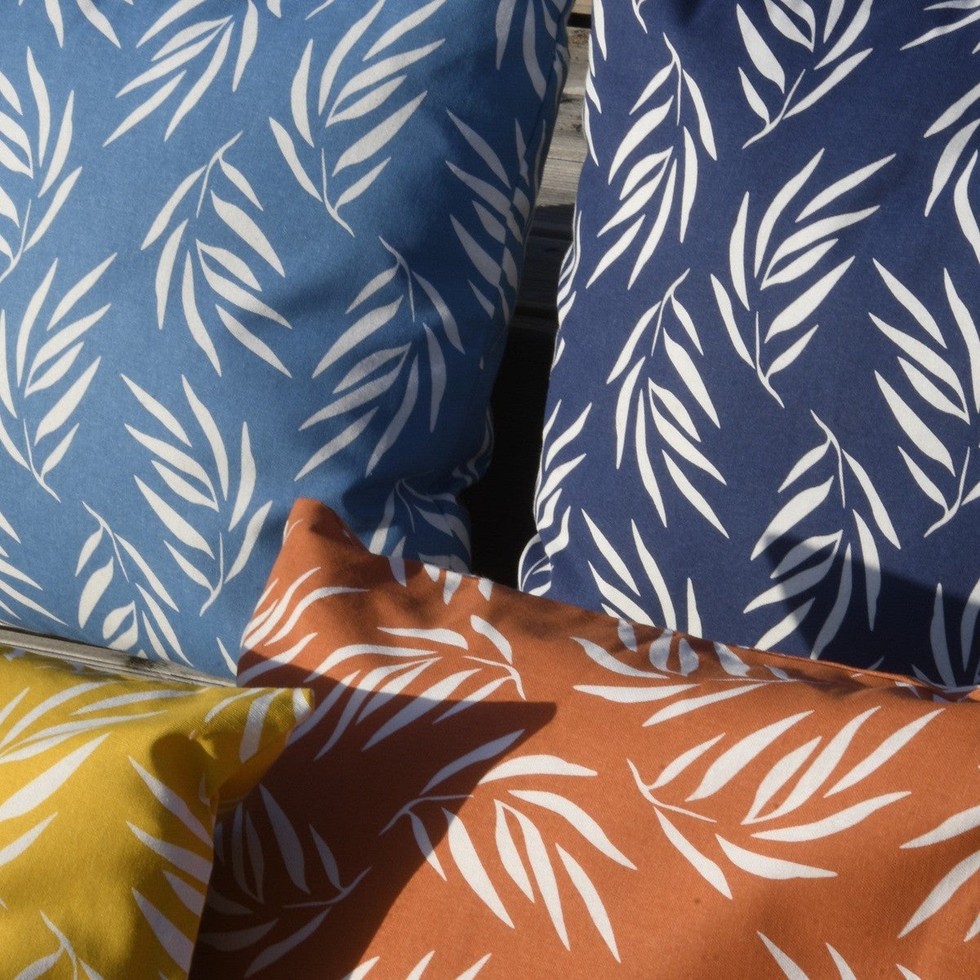 Funda de cojín de algodón para exteriores Foliage - Azul