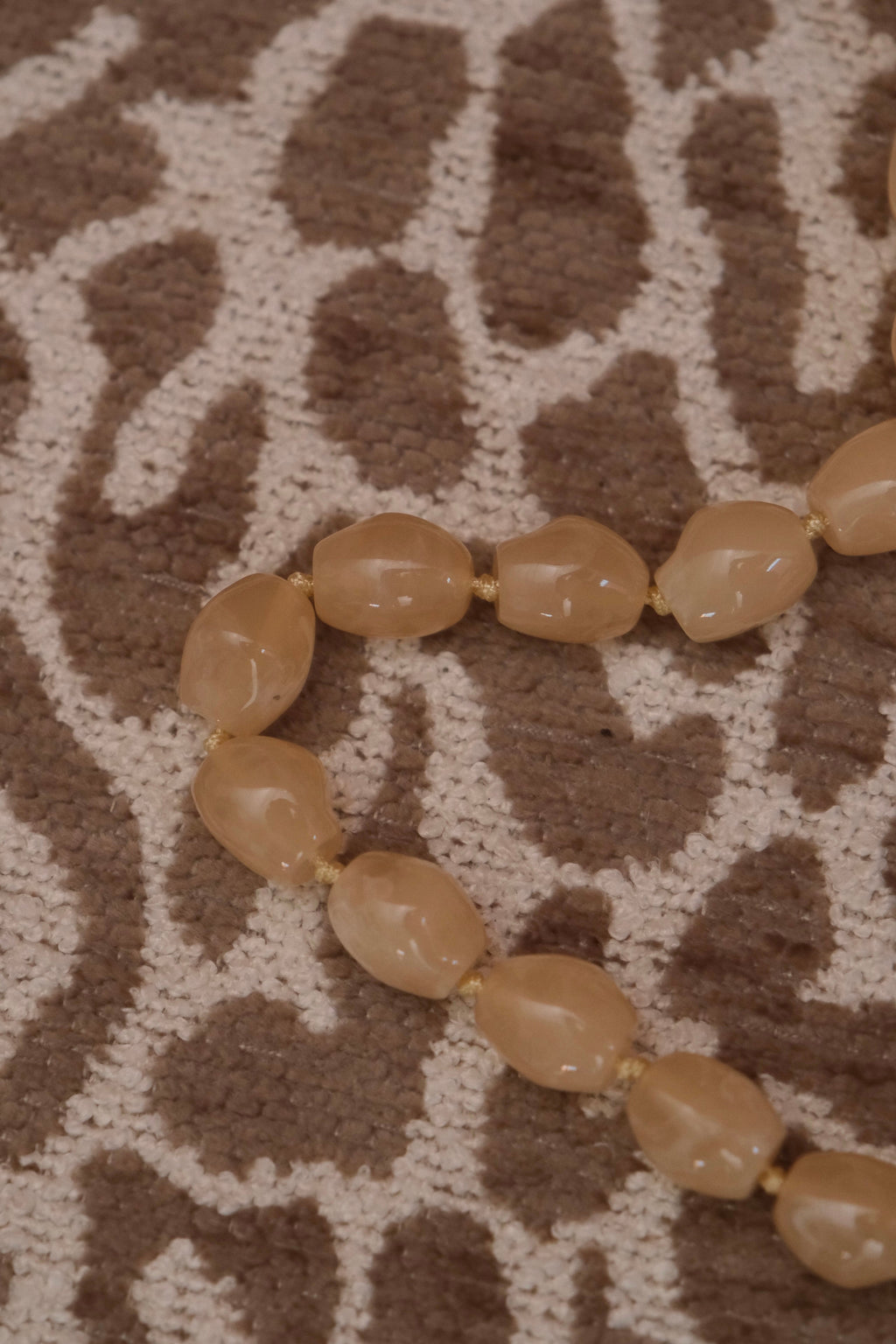 Collier grosses perles beige