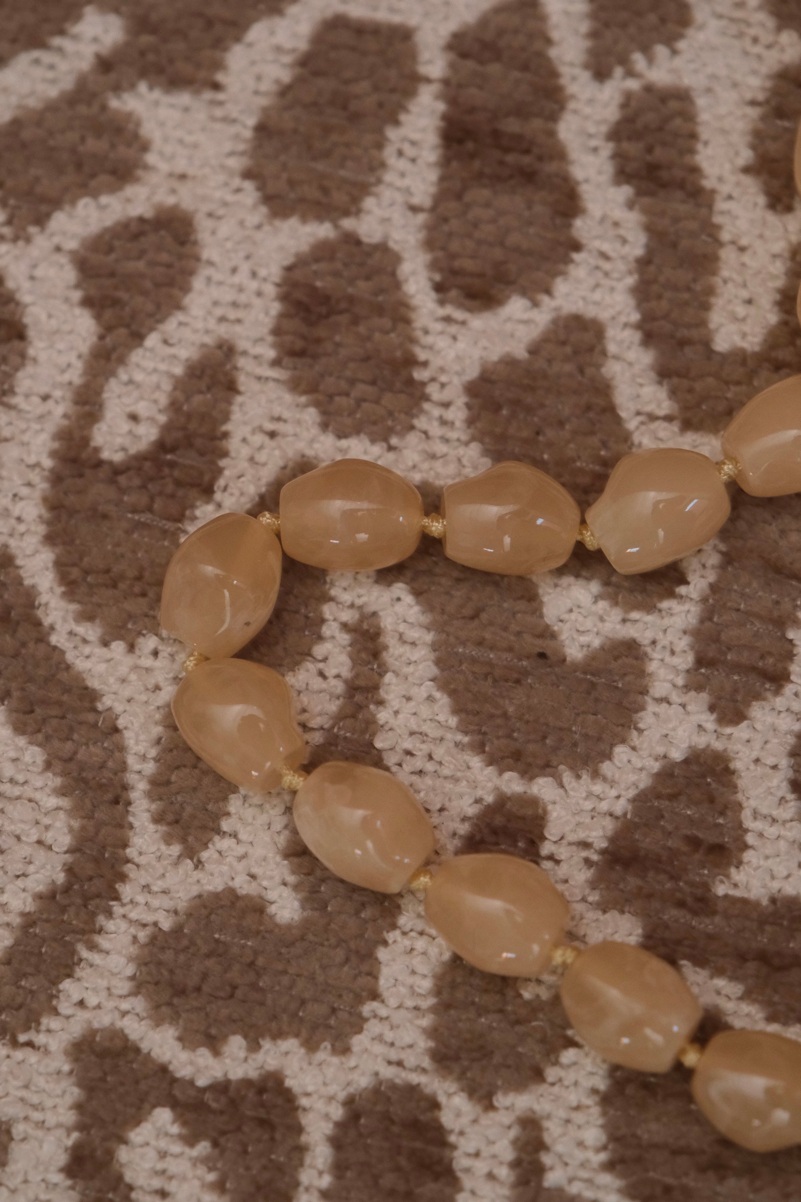 Collier grosses perles beige