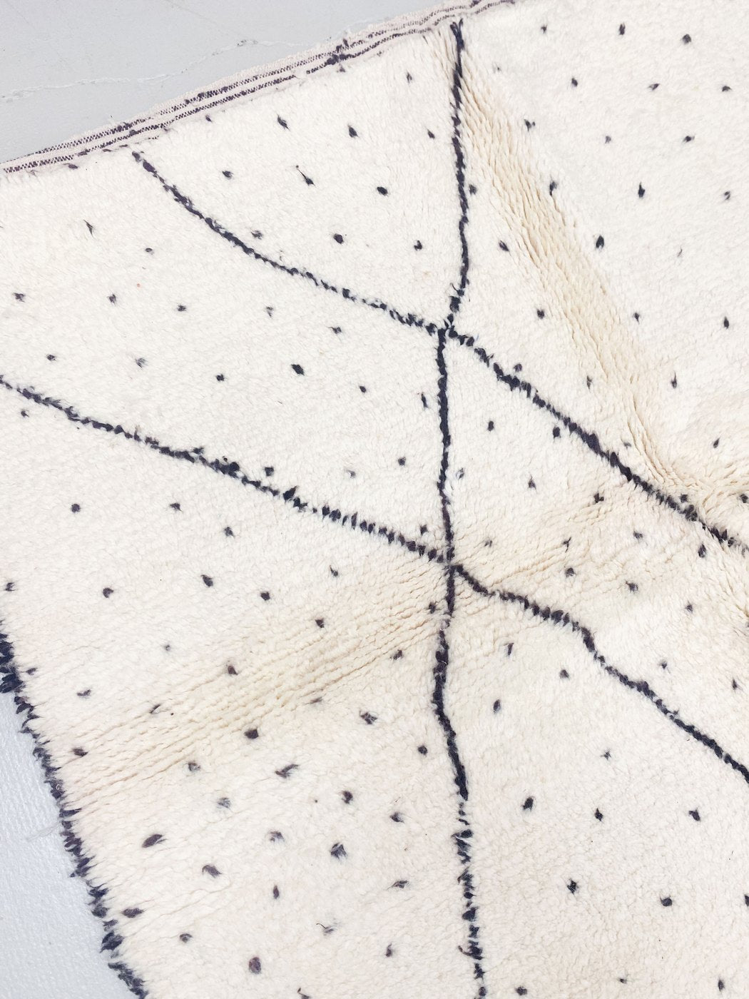 Alfombra bereber marroquí Beni Ouarain 2,35 × 1,57 m