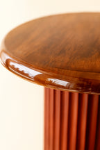 Mueble Auxiliar Alta - Mango Esmaltado Y Patas De Metal