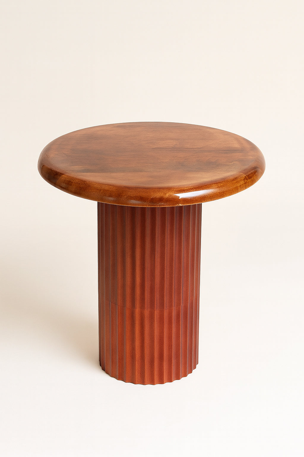 Mueble Auxiliar Alta - Mango Esmaltado Y Patas De Metal