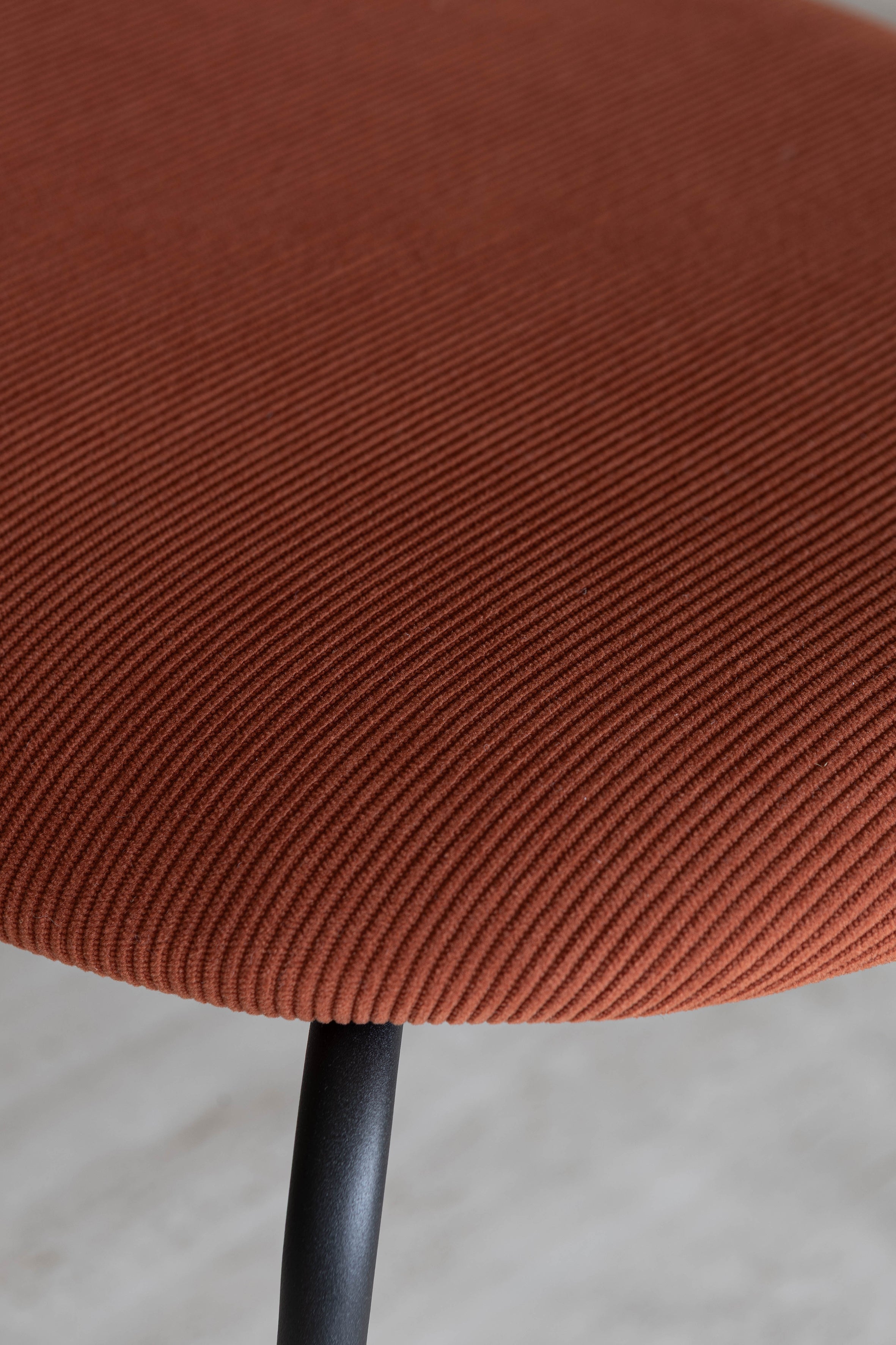 Walnut Wood Table And 6 Riva Chairs - Terracotta Corduroy