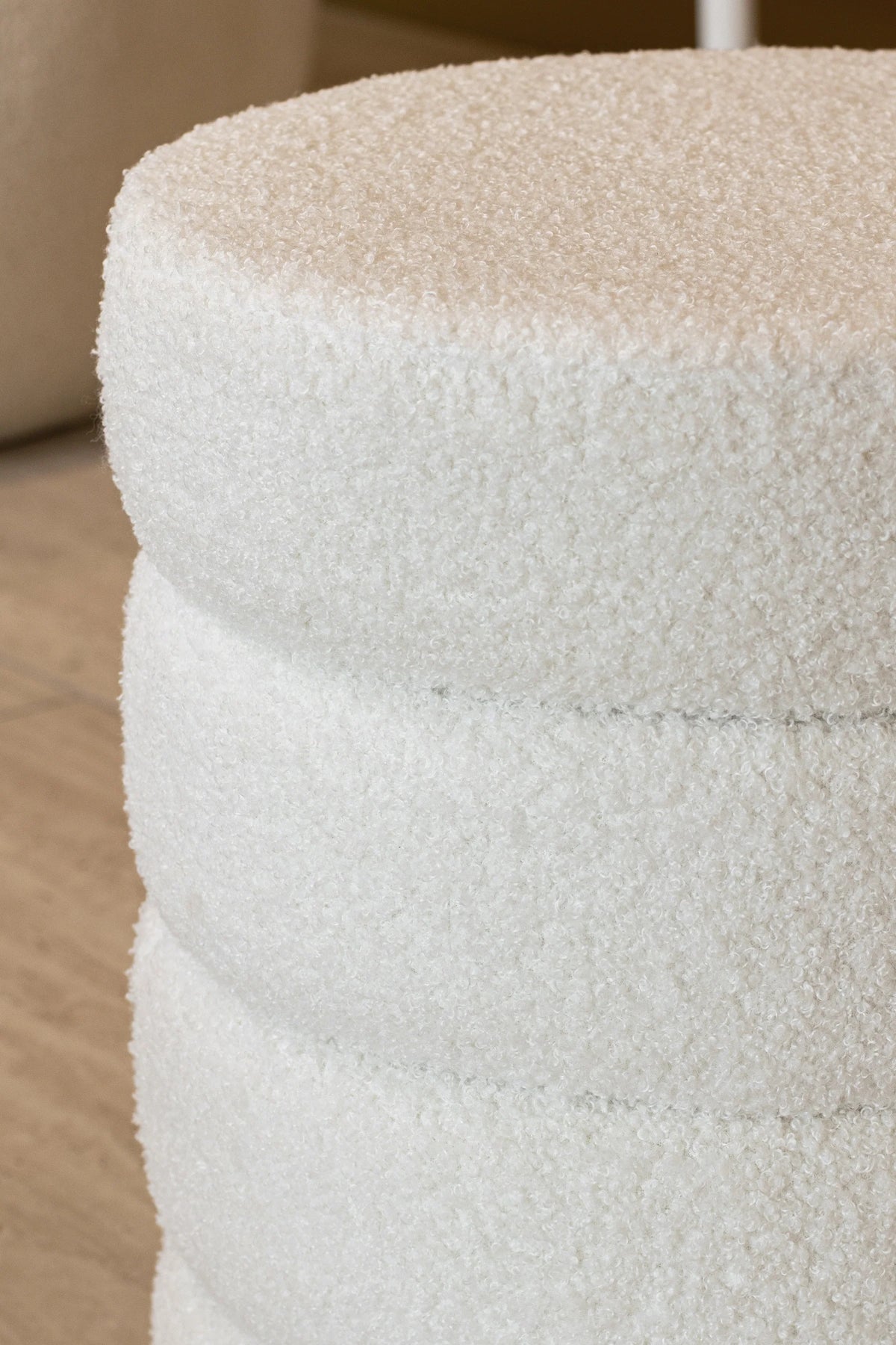 Malo - Pouf - Teddy/Tissu/Bois - Blanc