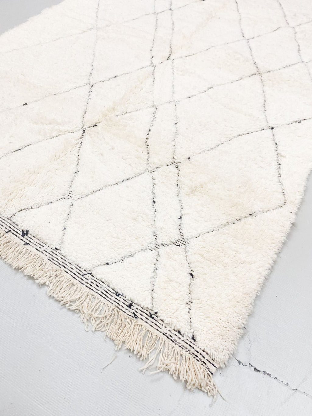 Beni Ouarain Berber rug 2.84 × 1.98 m