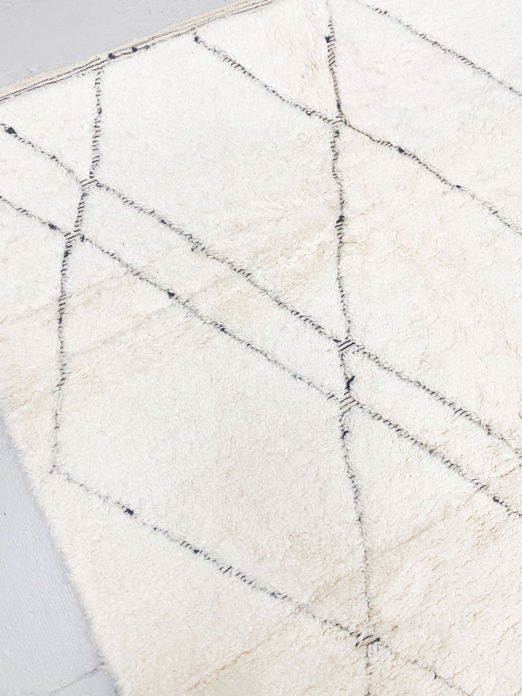 Beni Ouarain Berber rug 2.84 × 1.98 m