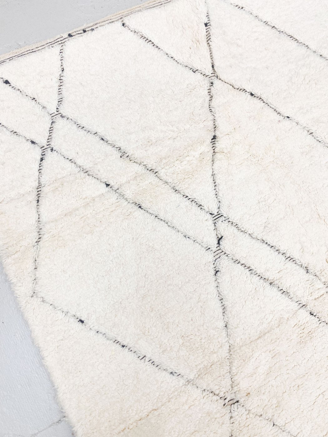 Beni Ouarain Berber rug 2.84 × 1.98 m