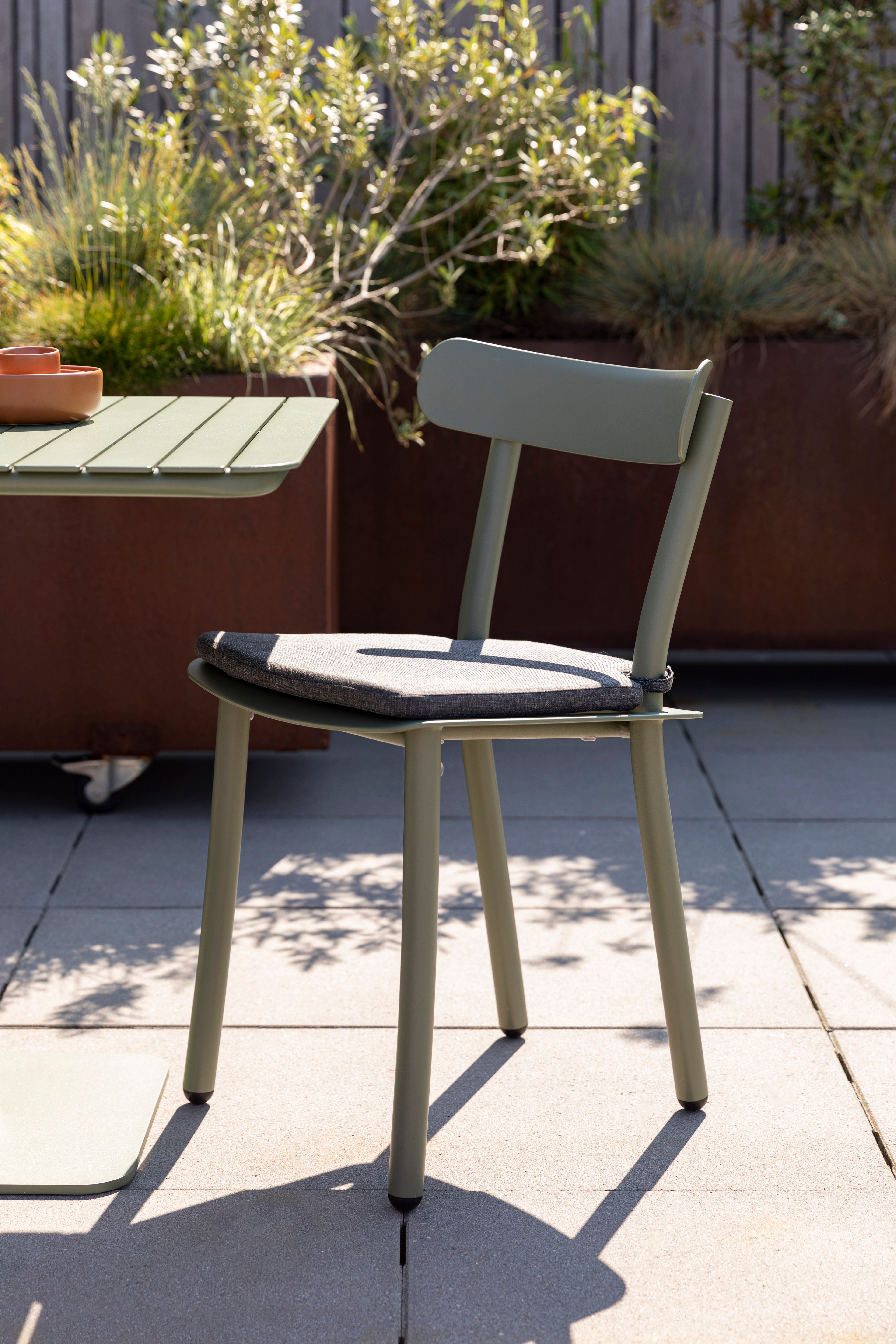 Friday - Outdoor Chair - Aluminum - Green