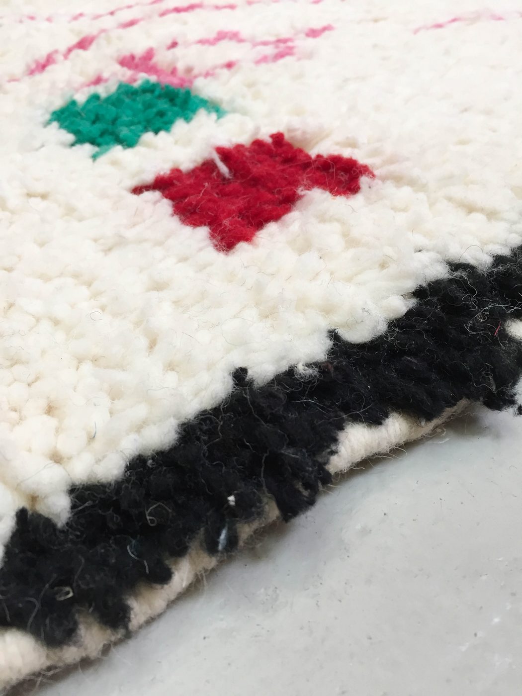 Alfombra bereber marroquí Azilal 2,35 × 1,55 m