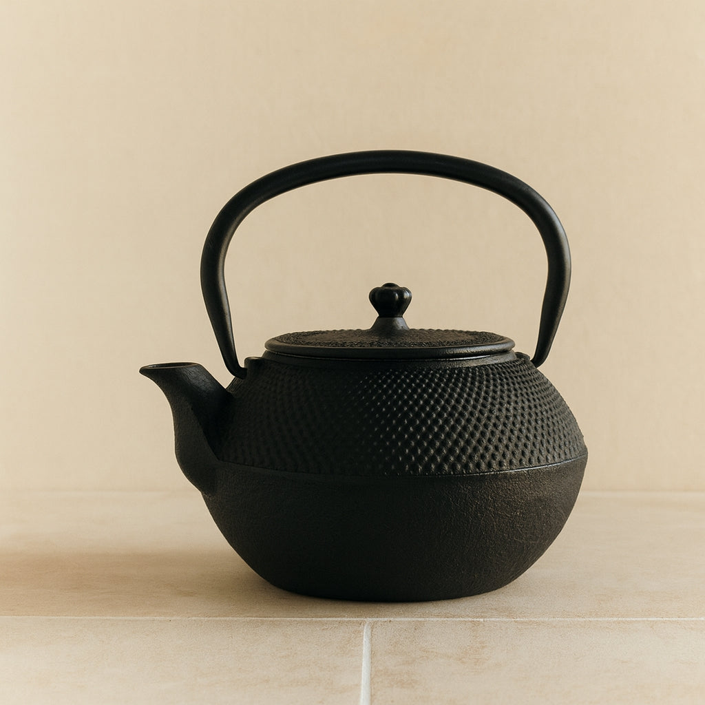 Osaka black cast-iron teapot – 1.2 L