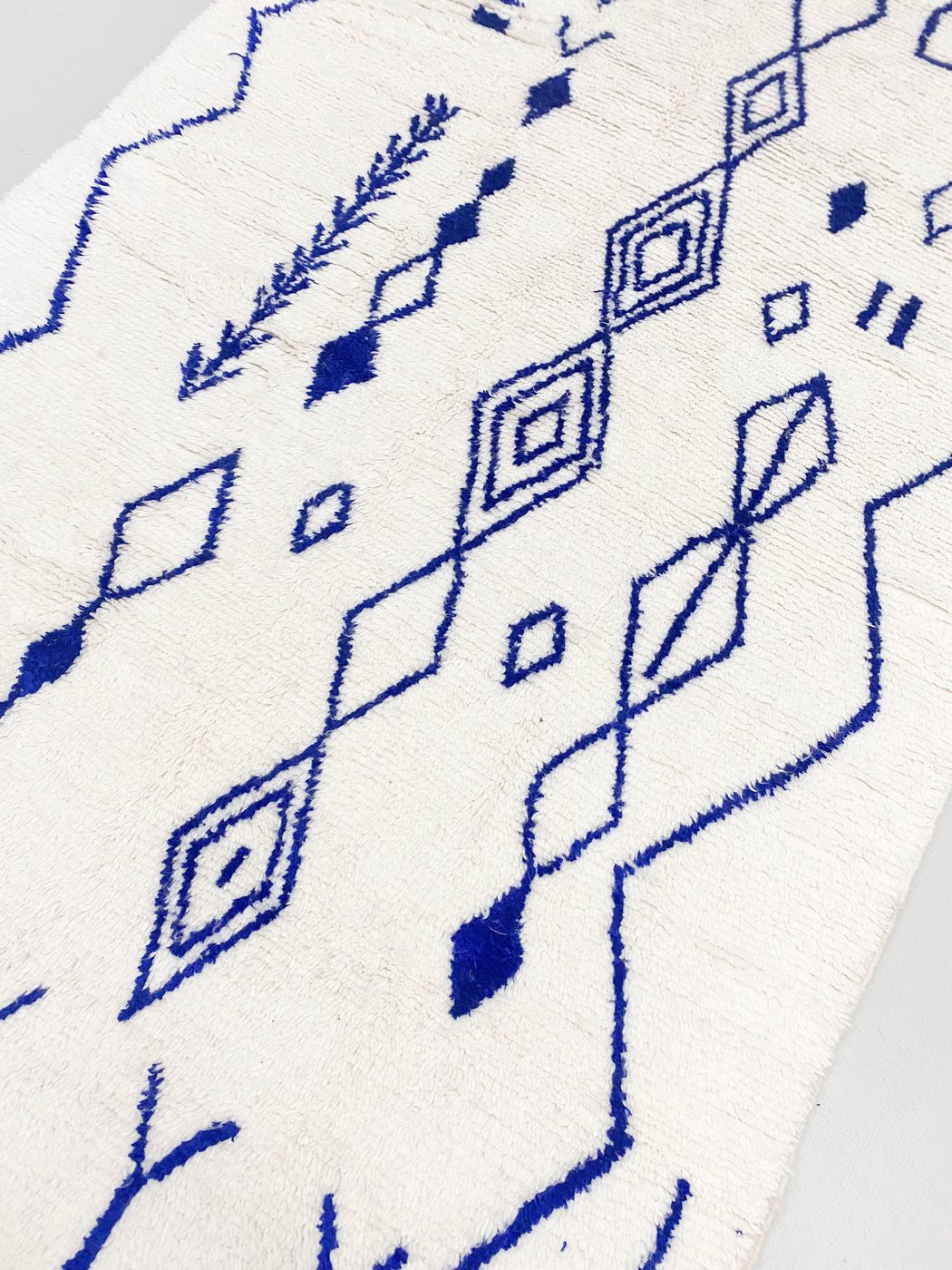 Moroccan Azilal Berber Rug 3.05 × 1.93 m