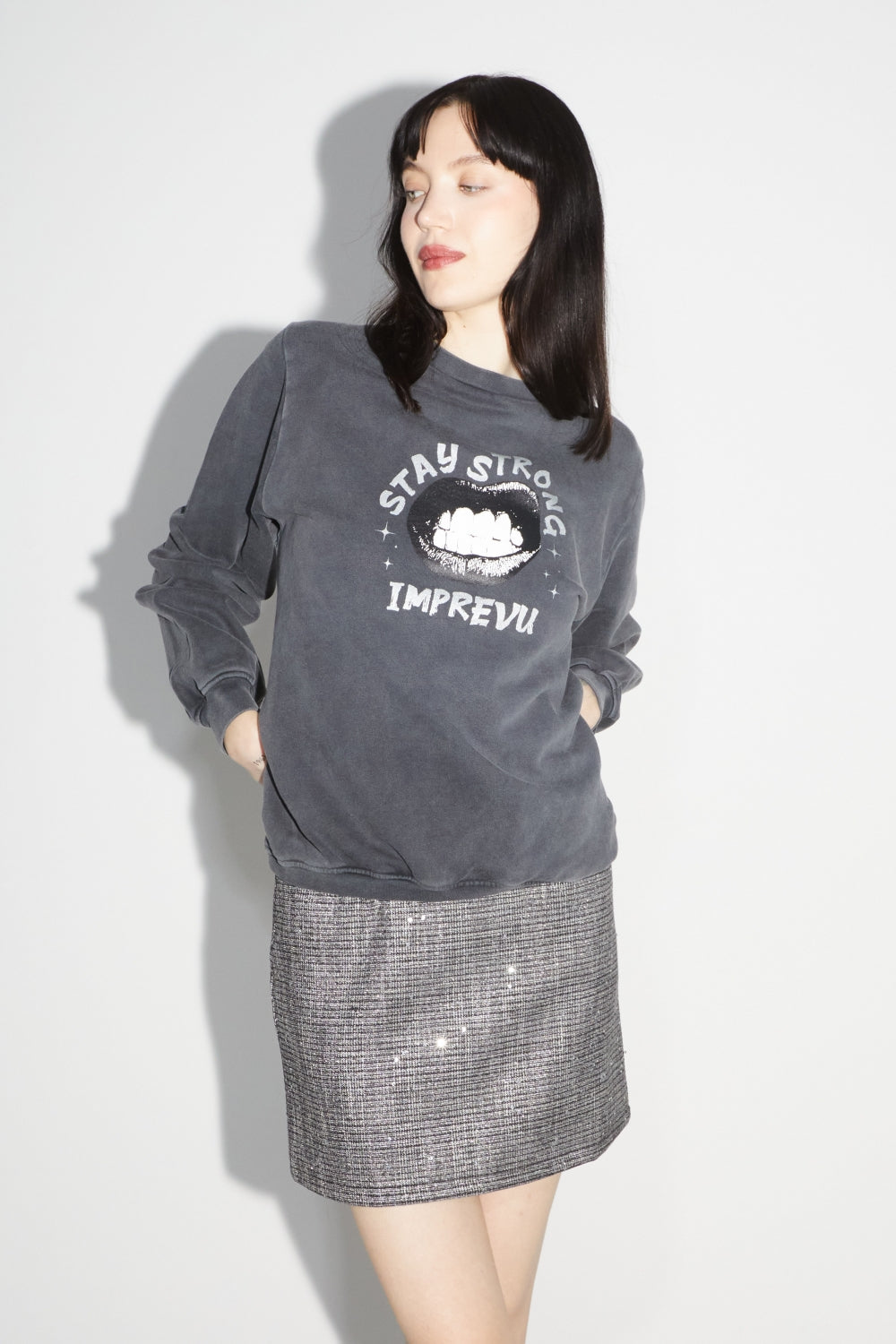 La sudadera negra Eddie "Stay Strong"