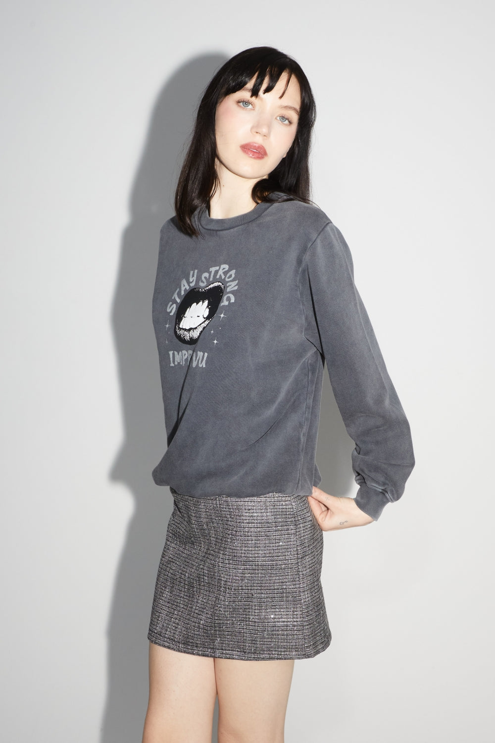 La sudadera negra Eddie "Stay Strong"