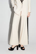 Los pantalones de fumar Neil