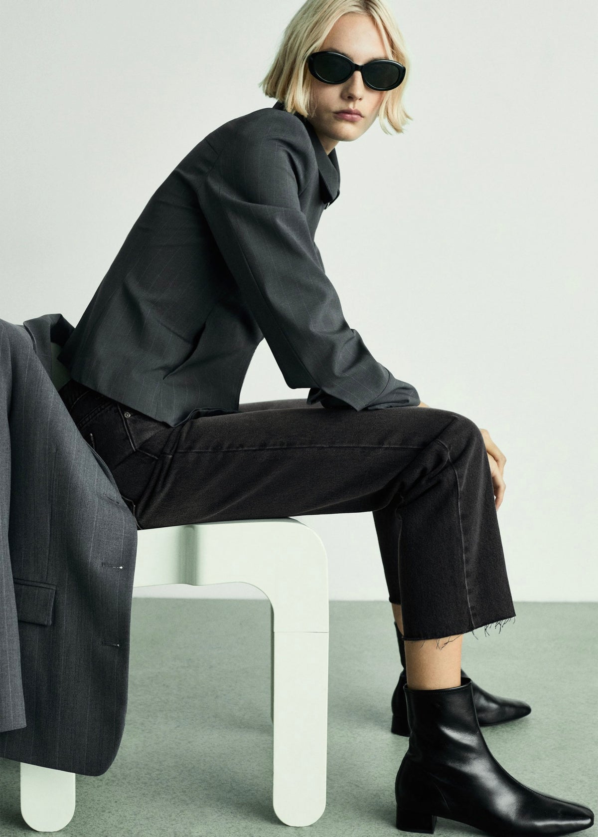 Vaquero Blanca Recto Crop - Black Denim