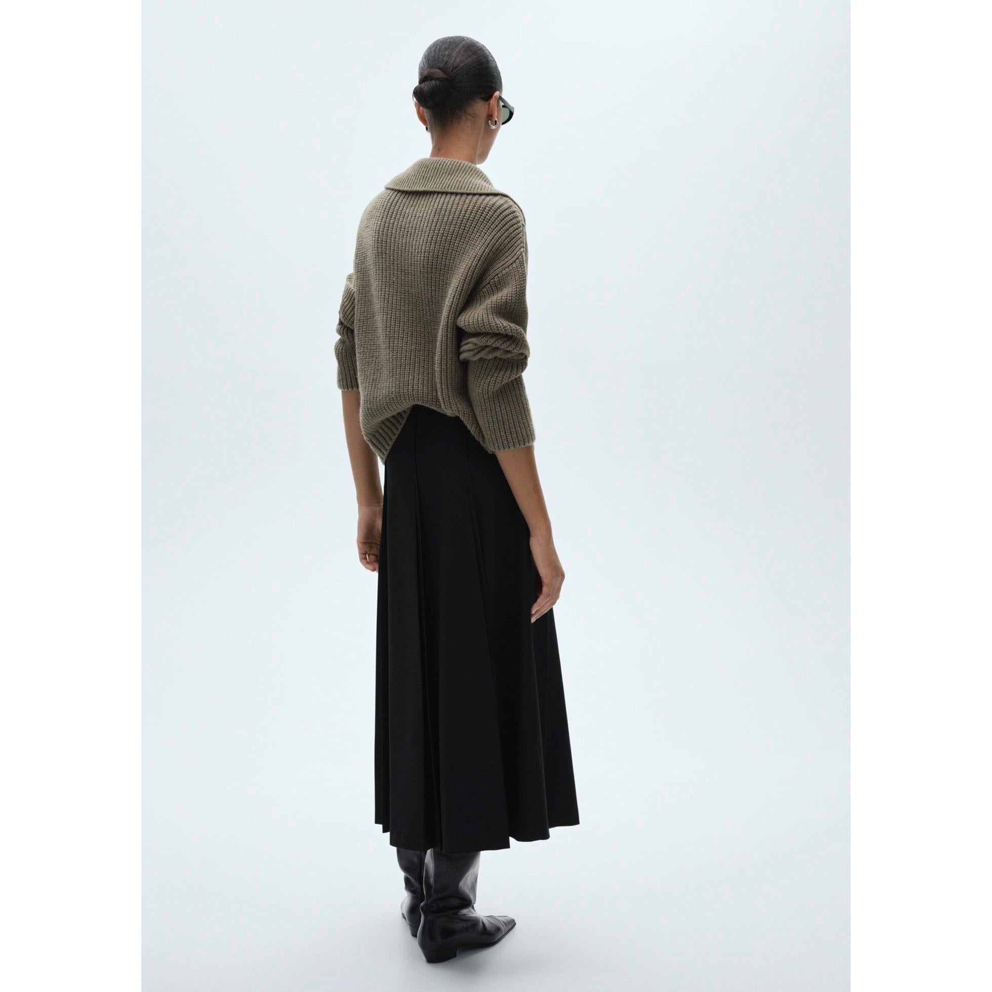 Pleated Midi-Skirt - Black