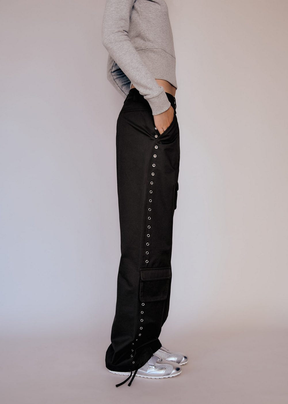 Pantalón Paracaídas con Tachuelas - Grey