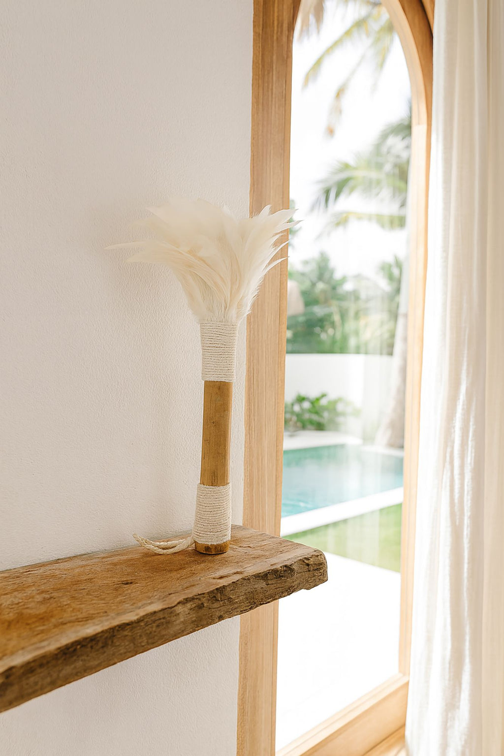 Kemoa Decorative Duster - Bamboo And White Feathers